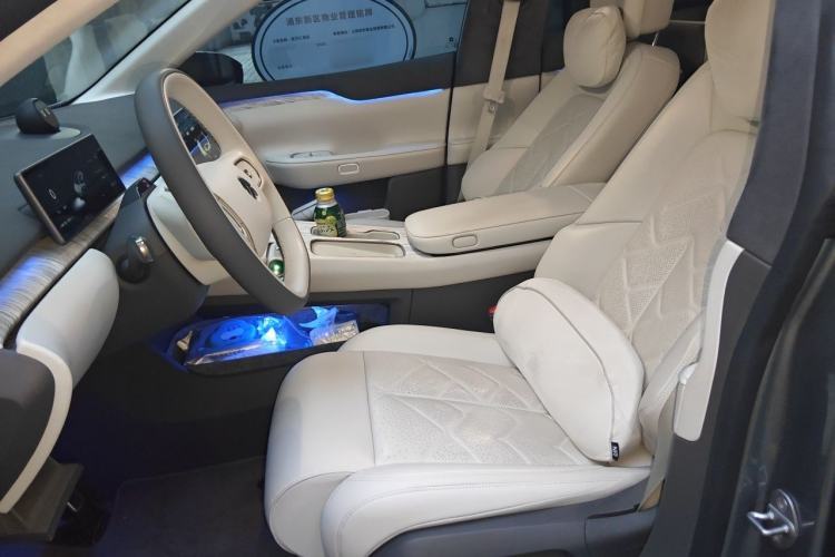 Used Nio ET7 2024 75 kWh Executive Signature Edition Left Front Seat