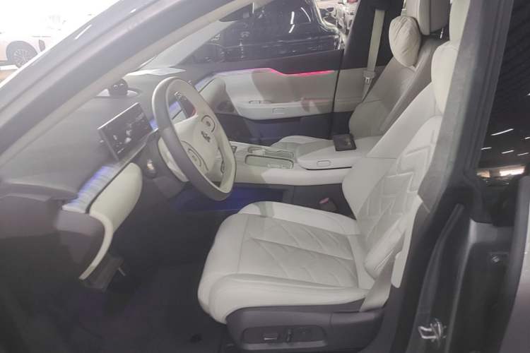 Used Nio ET7 2024 75 kWh Executive Signature Edition Left Front Seat