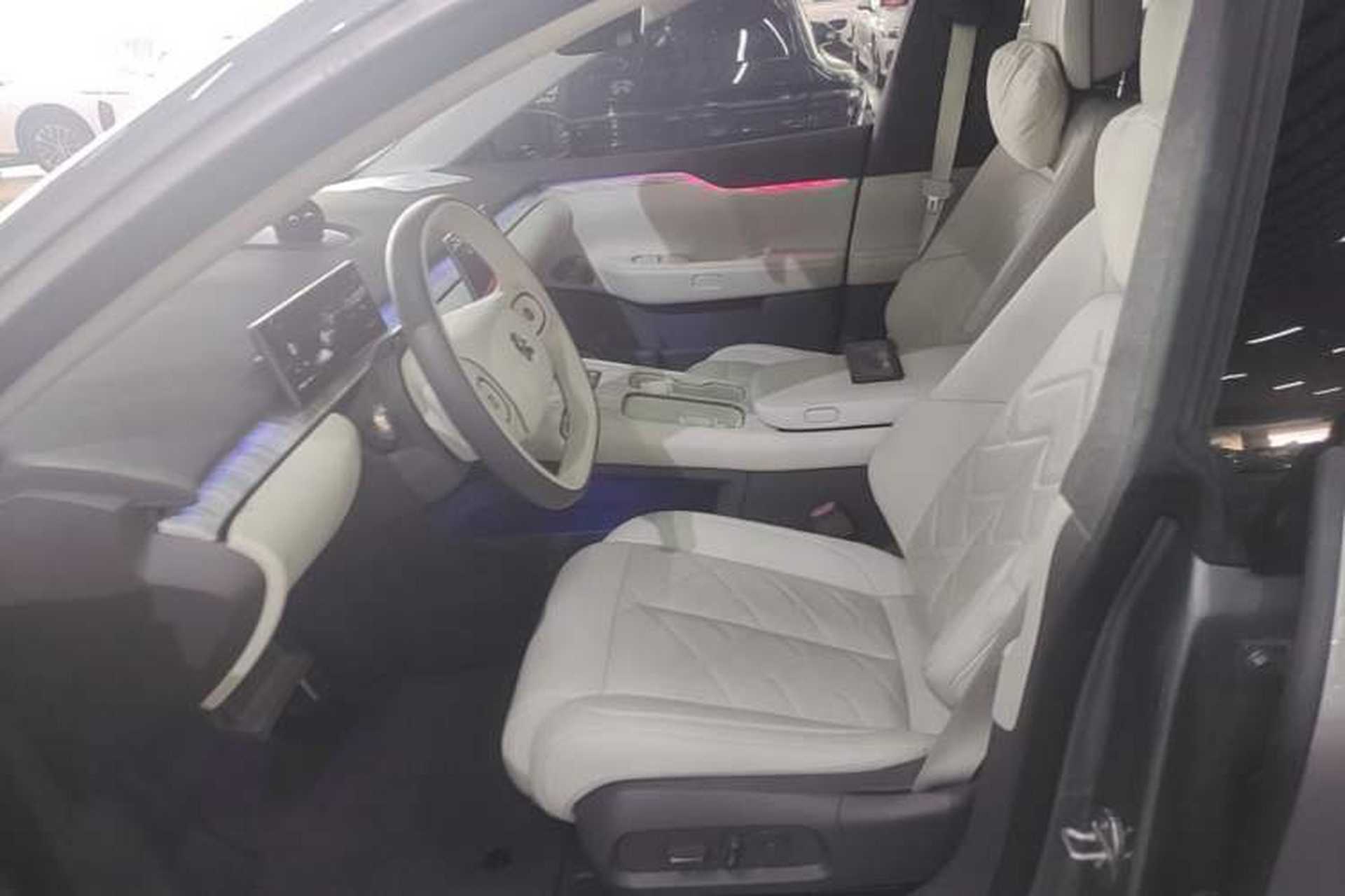 Used Nio ET7 2024 75 kWh Executive Signature Edition Left Front Seat