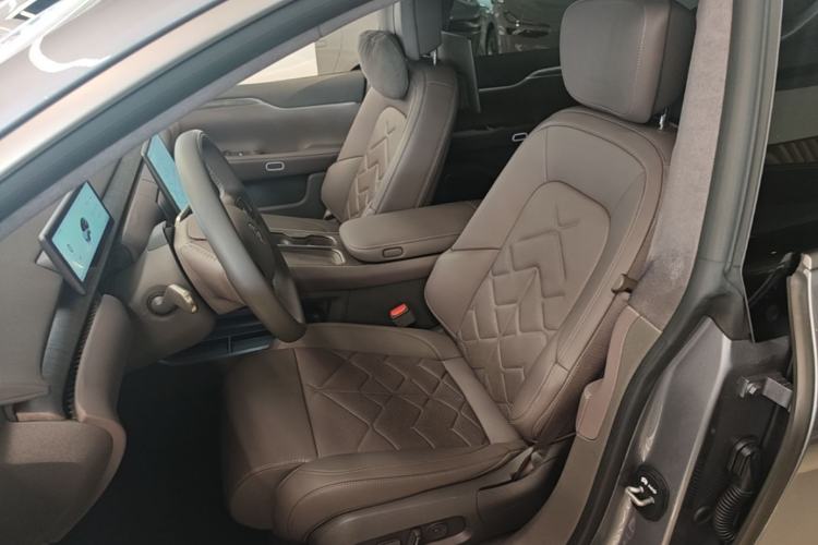 Used Nio ET7 2024 75 kWh Executive Signature Edition Left Front Seat