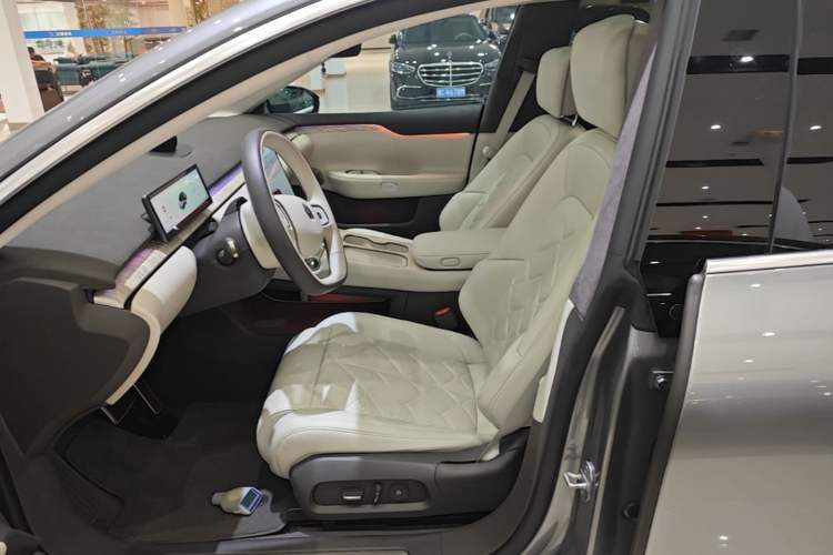 Used Nio ET7 2024 100kWh Executive Signature Edition Left Front Seat