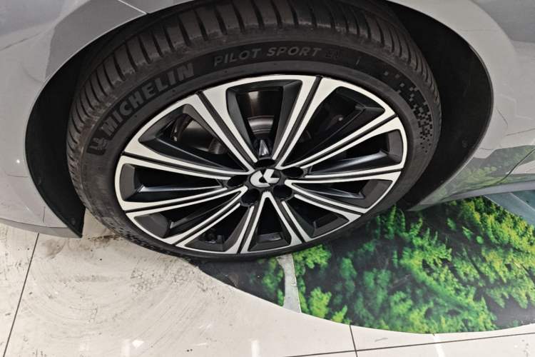 Used Nio ET7 2024 75 kWh Executive Signature Edition Left Front Wheel Hub
