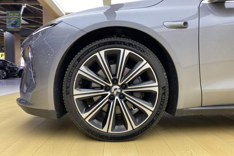 Used Nio ET7 2024 75 kWh Executive Signature Edition Left Front Wheel Hub