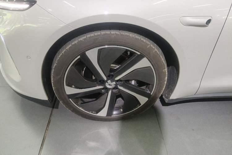 Used Nio ET7 2024 75 kWh Executive Signature Edition Left Front Wheel Hub