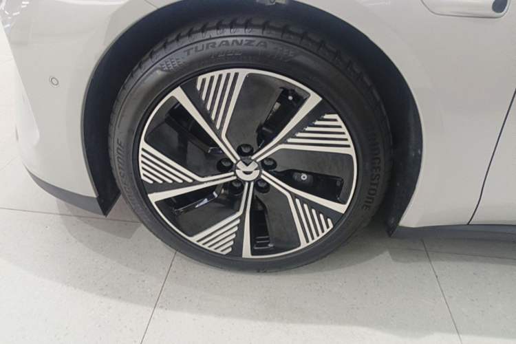 Used Nio ET7 2024 75 kWh Executive Edition Left Front Wheel Hub