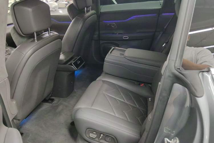 Used Nio ET7 2024 75 kWh Executive Edition Left Rear Seat