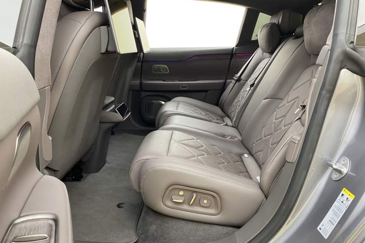 Used Nio ET7 2024 75 kWh Executive Signature Edition Left Rear Seat