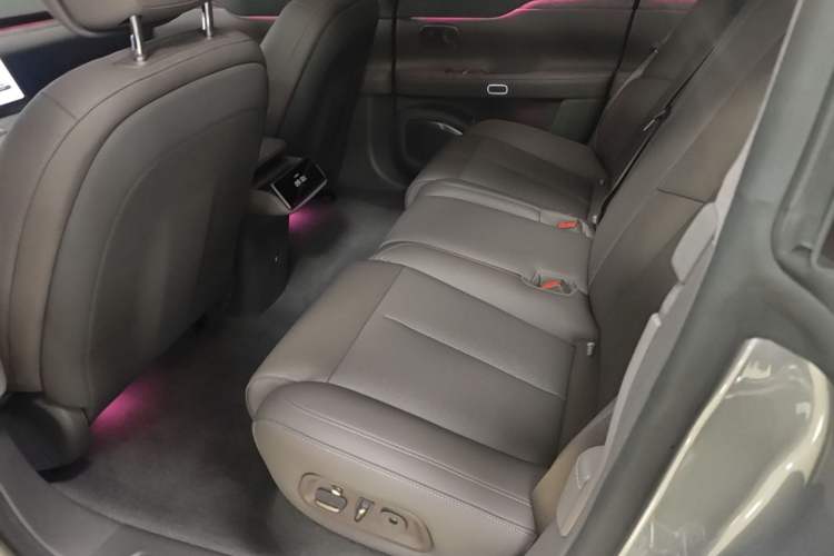 Used Nio ET7 2024 75 kWh Executive Edition Left Rear Seat