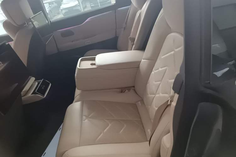 Used Nio ET7 2024 100kWh Executive Signature Edition Left Rear Seat
