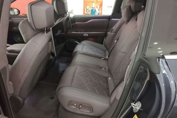 Used Nio ET7 2024 75 kWh Executive Signature Edition Left Rear Seat