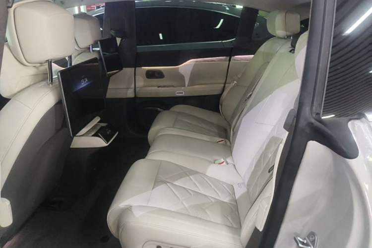 Used Nio ET7 2024 75 kWh Executive Signature Edition Left Rear Seat