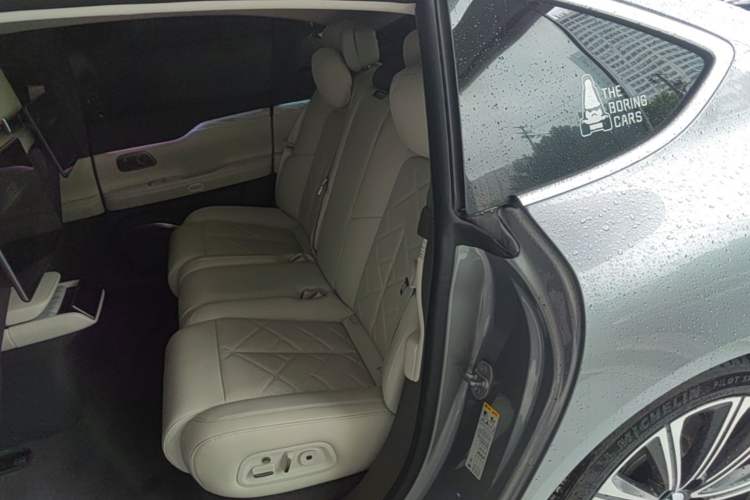 Used Nio ET7 2024 75 kWh Executive Signature Edition Left Rear Seat