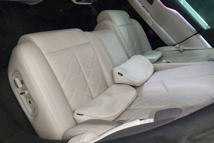 Used Nio ET7 2024 75 kWh Executive Signature Edition Left Rear Seat