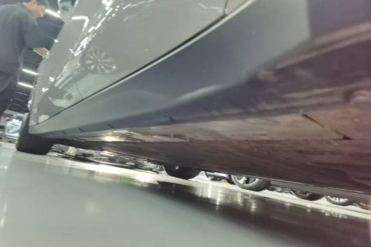 Used Nio ET7 2024 75 kWh Executive Signature Edition Left Side Sill