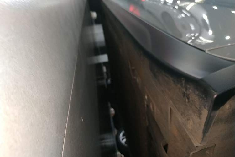 Used Nio ET7 2024 75 kWh Executive Signature Edition Left Side Sill
