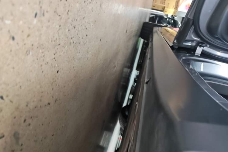 Used Nio ET7 2024 75 kWh Executive Signature Edition Left Side Sill