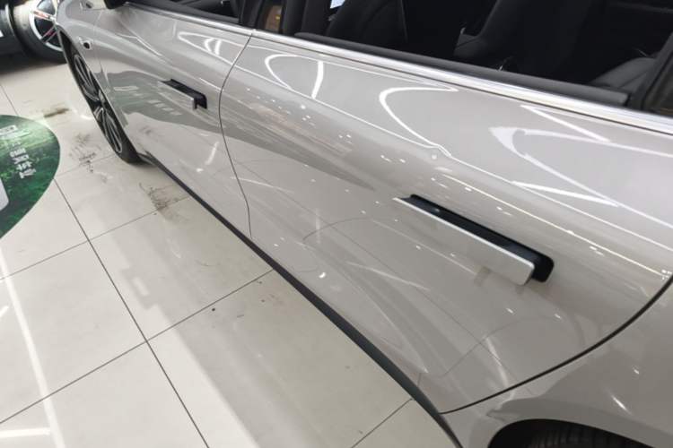 Used Nio ET7 2024 75 kWh Executive Signature Edition Left Side Sill