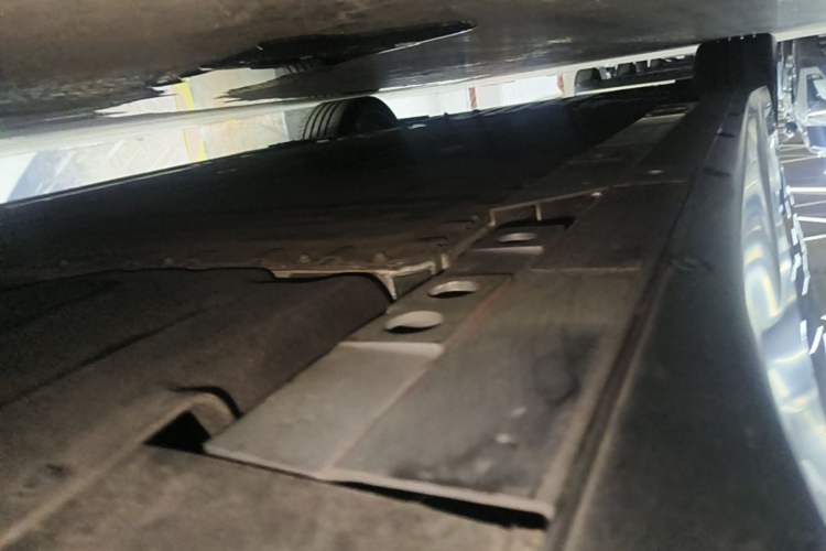 Used Nio ET7 2024 75 kWh Executive Signature Edition Left Side Sill
