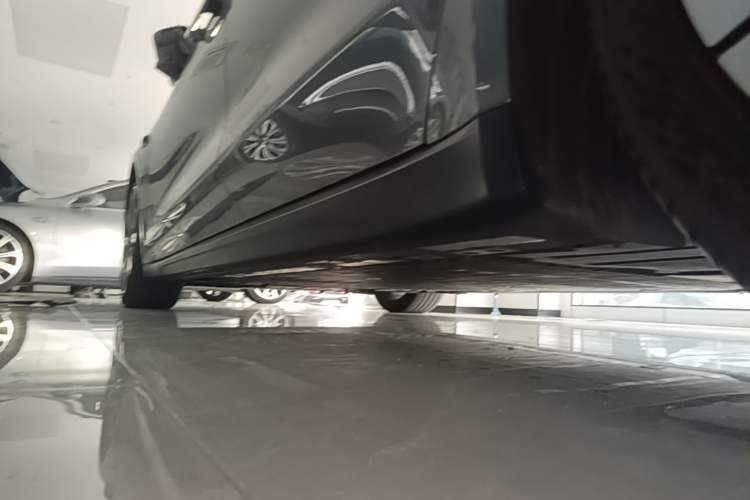 Used Nio ET7 2024 100kWh Executive Signature Edition Left Side Sill