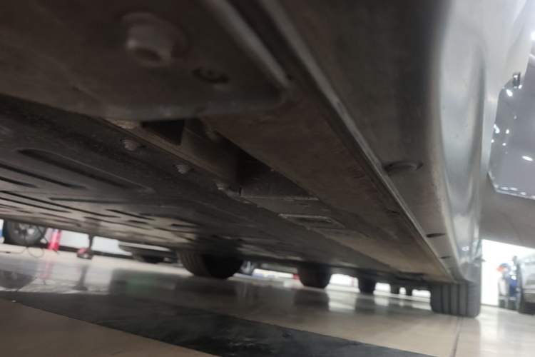 Used Nio ET7 2024 75 kWh Executive Signature Edition Left Side Sill