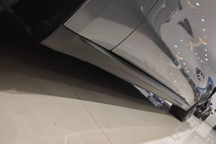 Used Nio ET7 2024 100kWh Executive Signature Edition Left Side Sill