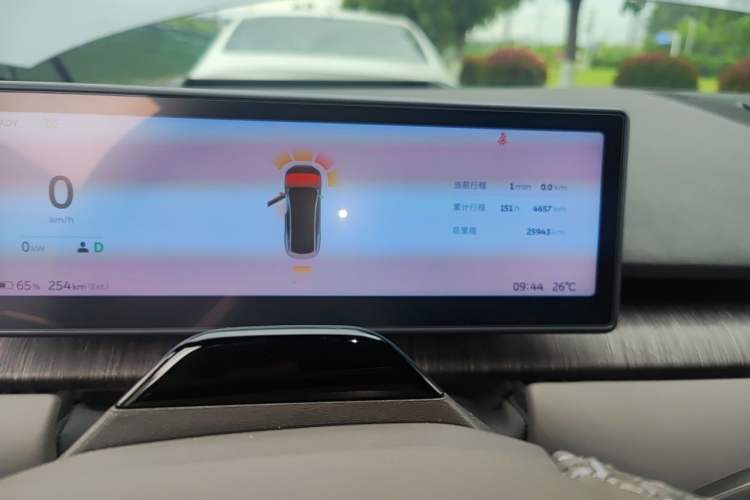 Used Nio ET7 2024 75 kWh Executive Signature Edition Odometer Close Up