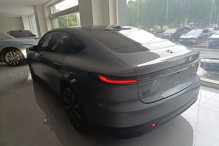 Used Nio ET7 2024 100kWh Executive Signature Edition Rear Left 45 Deg
