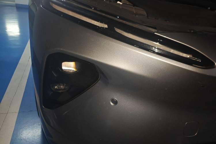 Used Nio ET7 2024 75 kWh Executive Signature Edition Right Front Headlight