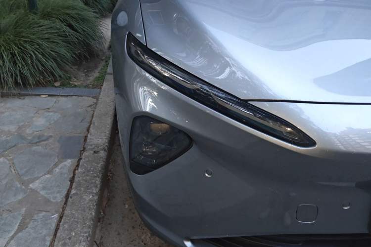 Used Nio ET7 2024 75 kWh Executive Signature Edition Right Front Headlight