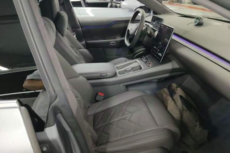 Used Nio ET7 2024 75 kWh Executive Edition Right Front Seat