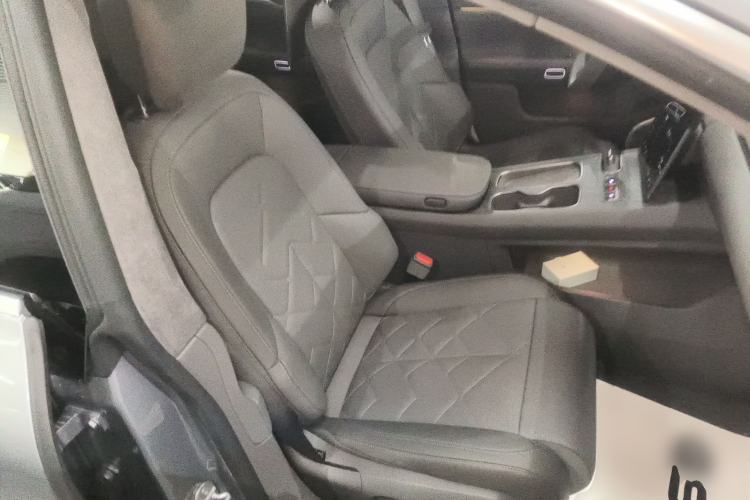 Used Nio ET7 2024 75 kWh Executive Signature Edition Right Front Seat