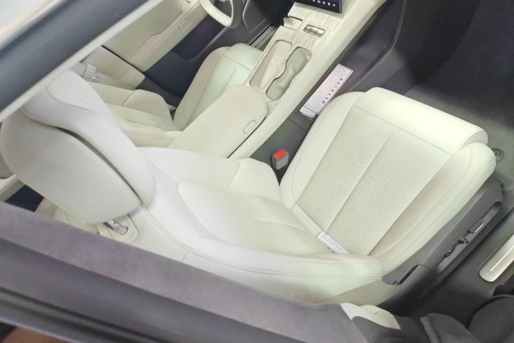 Used Nio ET7 2024 75 kWh Executive Edition Right Front Seat