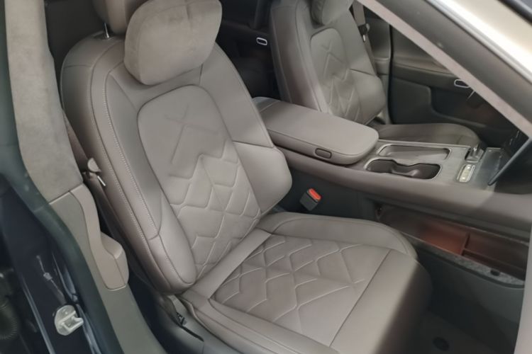 Used Nio ET7 2024 75 kWh Executive Signature Edition Right Front Seat