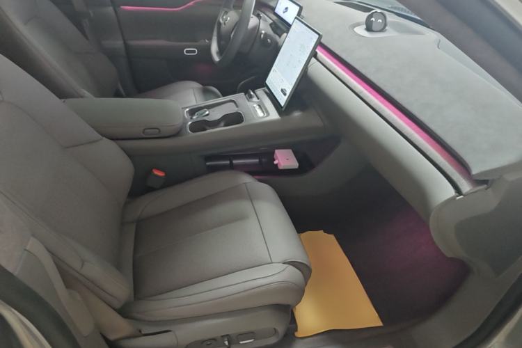 Used Nio ET7 2024 75 kWh Executive Edition Right Front Seat