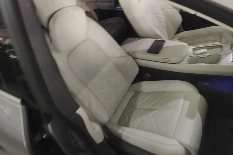 Used Nio ET7 2024 75 kWh Executive Signature Edition Right Front Seat