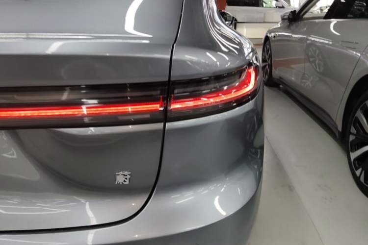 Used Nio ET7 2024 75 kWh Executive Edition Right Rear Taillight