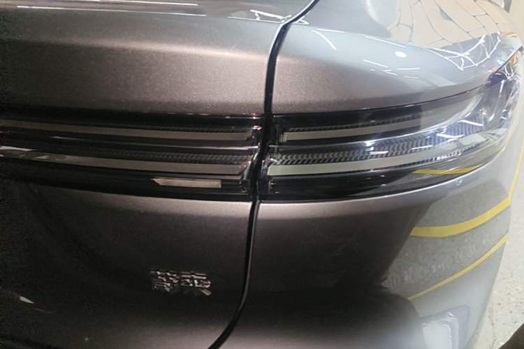 Used Nio ET7 2024 75 kWh Executive Signature Edition Right Rear Taillight