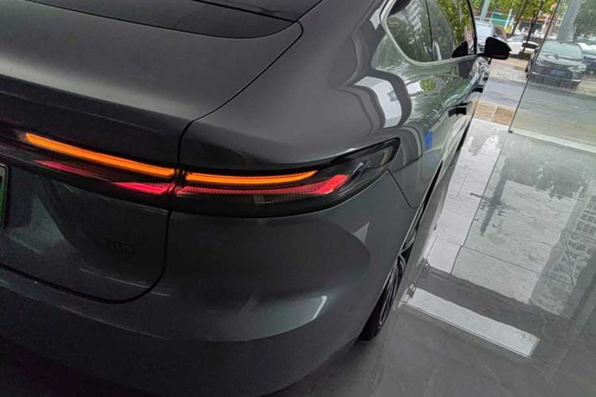 Used Nio ET7 2024 75 kWh Executive Signature Edition Right Rear Taillight