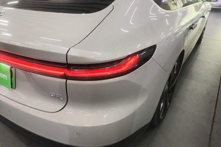 Used Nio ET7 2024 75 kWh Executive Signature Edition Right Rear Taillight