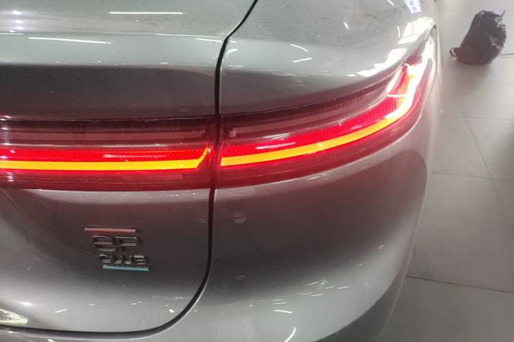 Used Nio ET7 2024 75 kWh Executive Signature Edition Right Rear Taillight