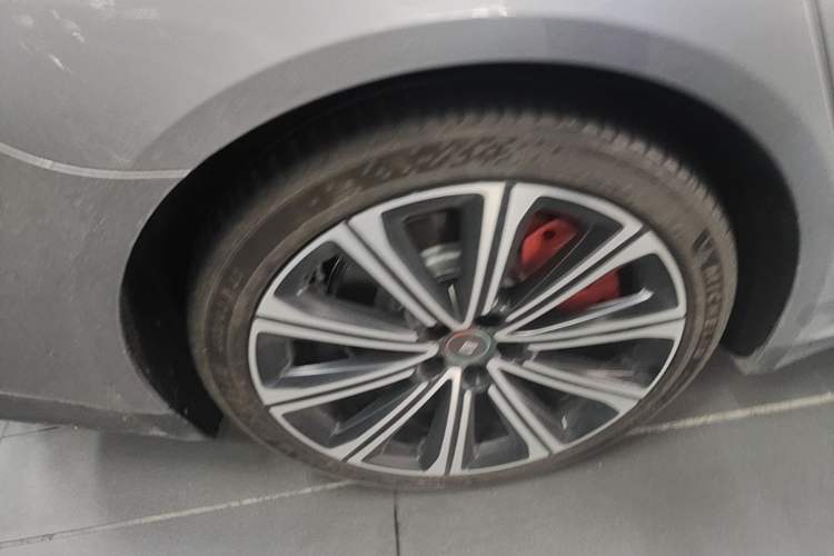 Used Nio ET7 2024 75 kWh Executive Signature Edition Right Rear Wheel Hub