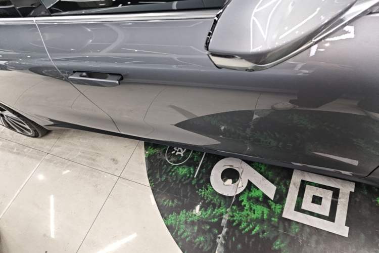 Used Nio ET7 2024 75 kWh Executive Signature Edition Right Side Sill