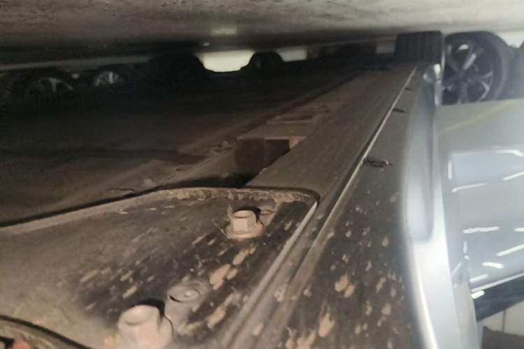 Used Nio ET7 2024 75 kWh Executive Signature Edition Right Side Sill