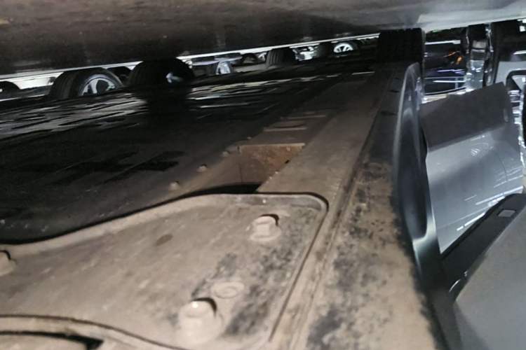 Used Nio ET7 2024 75 kWh Executive Signature Edition Right Side Sill