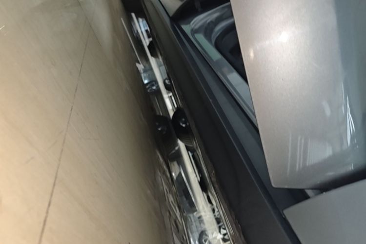 Used Nio ET7 2024 75 kWh Executive Edition Right Side Sill