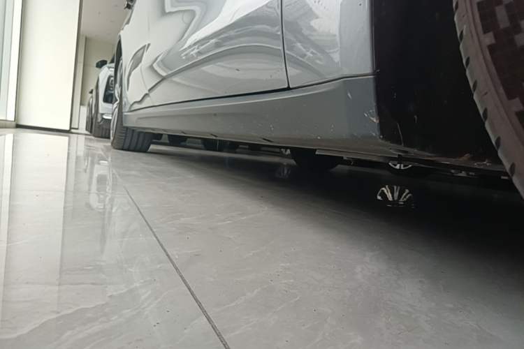 Used Nio ET7 2024 100kWh Executive Signature Edition Right Side Sill