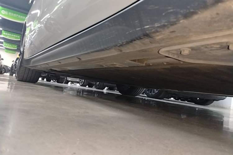 Used Nio ET7 2024 75 kWh Executive Signature Edition Right Side Sill