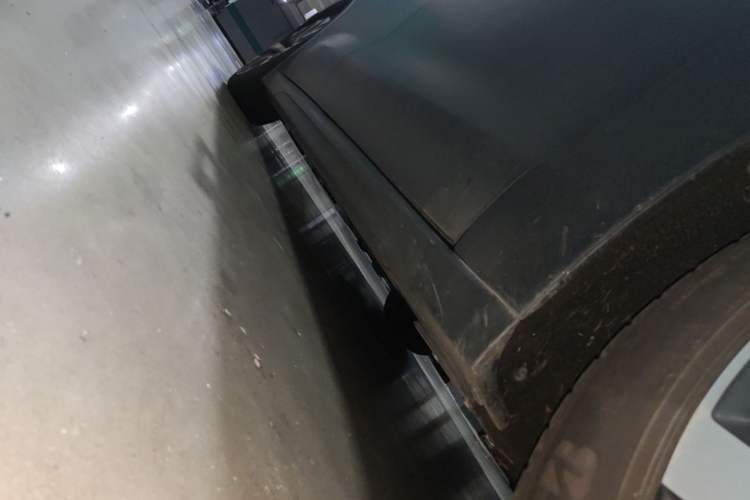 Used Nio ET7 2024 75 kWh Executive Signature Edition Right Side Sill