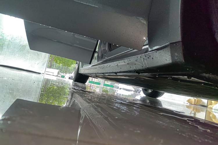 Used Nio ET7 2024 75 kWh Executive Signature Edition Right Side Sill