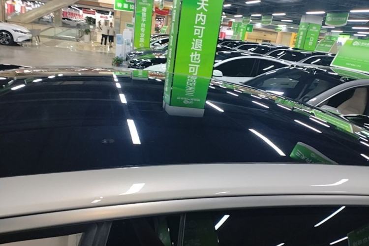 Used Nio ET7 2024 75 kWh Executive Signature Edition Roof